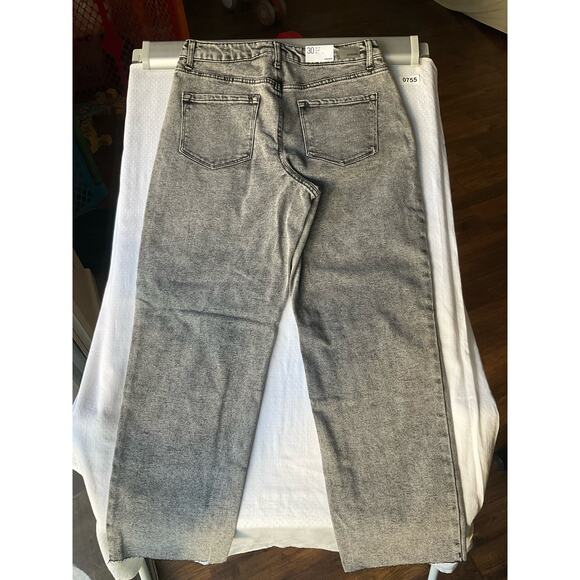 RSQ Women’s High Rise Straight Leg Denim Frayed Jeans, size 30, Gray, NWT - Picture 11 of 11